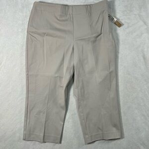 NWT Talbots Slimming Heritage 14P Tan Ling Shorts Capris